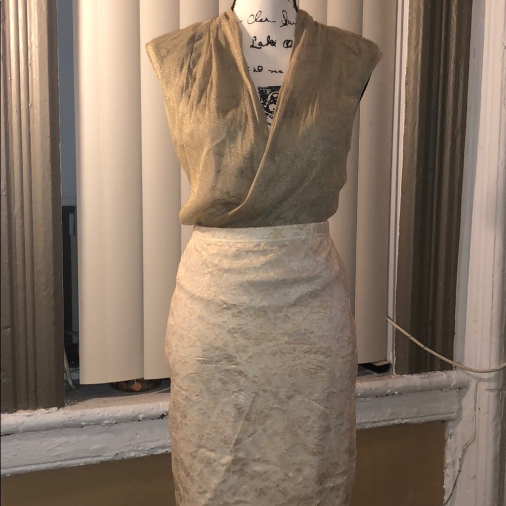 Lace beige skirt